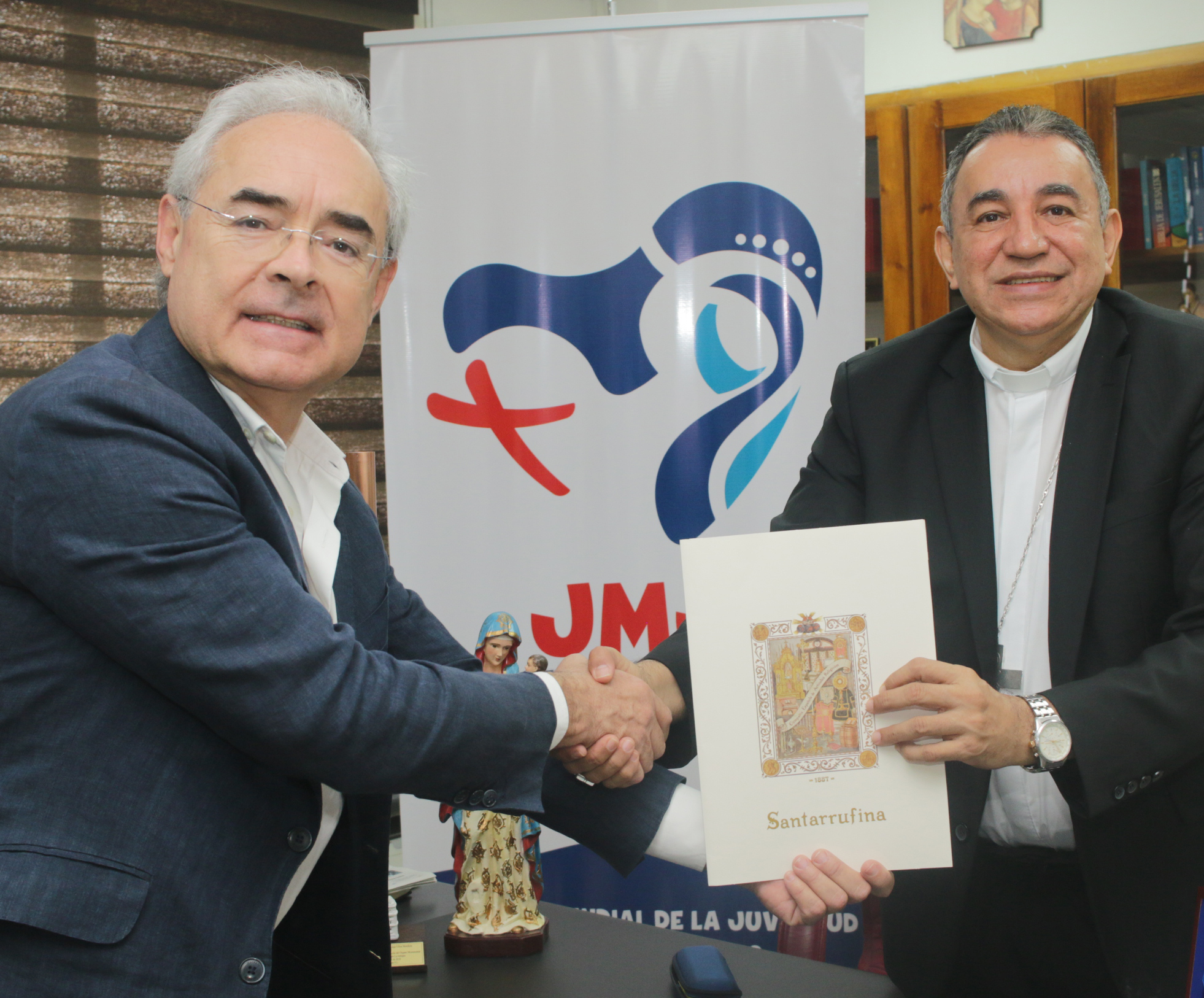 Después de firmar el Contrato D. Rafael y D. Monseñor Ulloa, dueño de Santarrufina y Arzobispo de Panamá, después de firmar el Contrato